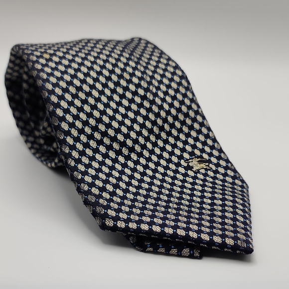 Burberrys Of London Elegant Navy and Silver Men's Tie With COA‎